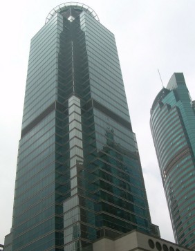 恭賀新上海國(guó)際大廈選用英尼克桌上型節(jié)能開(kāi)水器